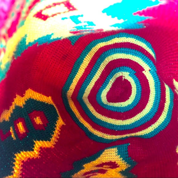 NWOT Wayuu Taya Red Green and Gold Colorful Woven Messenger Tie Bag - Picture 10 of 13